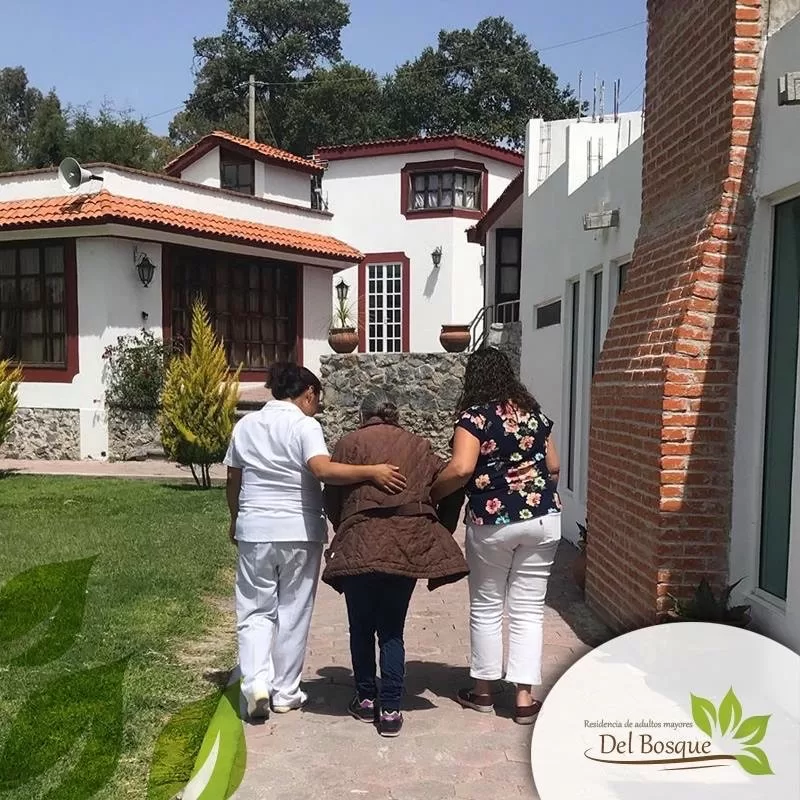 Residencia pasillo personal y residente